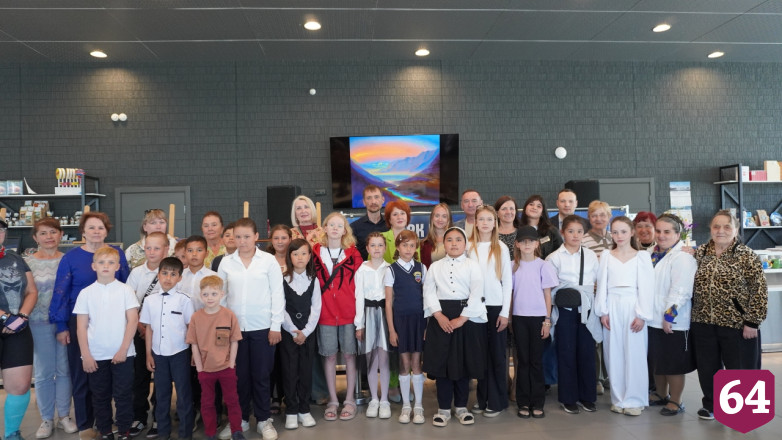 Саратовцам показывают Вселенную художников-космистов 